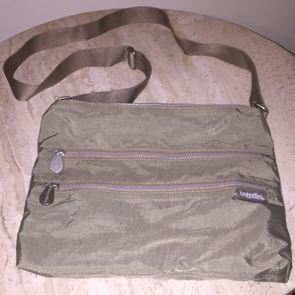 New Baggalini Bag - Picture 2 of 3